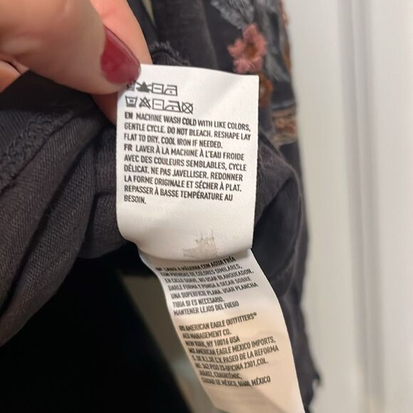 American Eagle Outfitters Grey Floral Embroidered Top Blouse Off Shoulder XS S - Picture 6 of 11